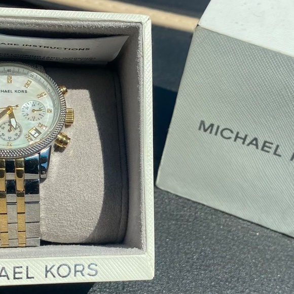 Michael Kors Women’s Watch Ritz Two Tone MK5057 - Picture 10 of 16